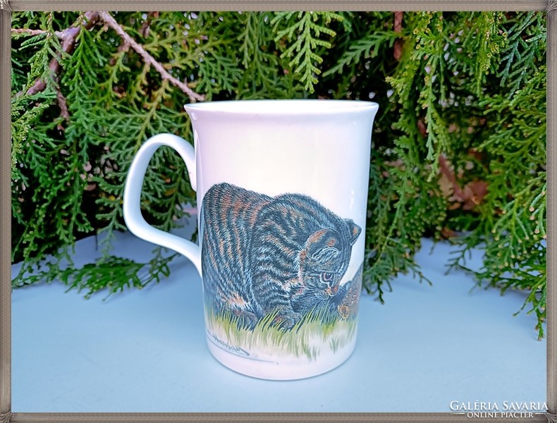 Roy Kirkham quality English porcelain mug with cat pattern