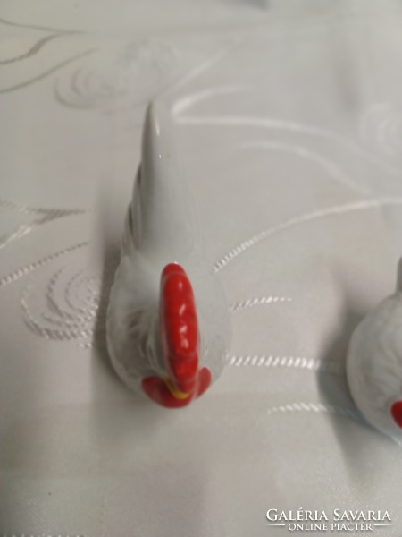 Porcelain rooster and hen spice spreader