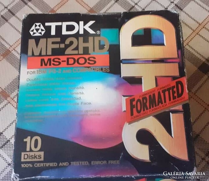3-doboz retro floppy-lemez