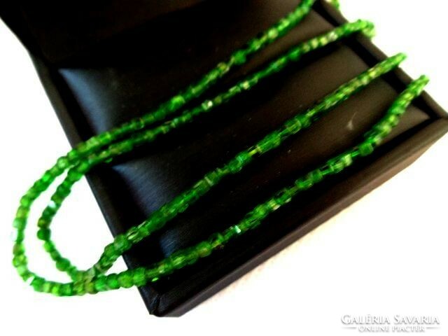 Chrome diopside 2 mm string of beads