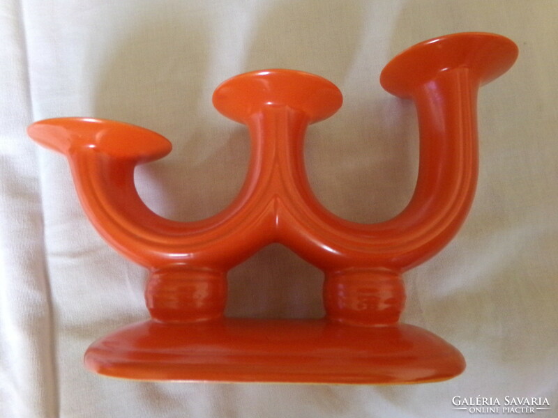 Three-pronged ceramic candle holder