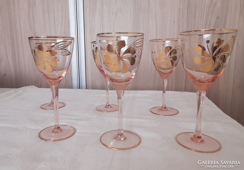 6 db rózsaszín likőrös pohár aranyozott mintával