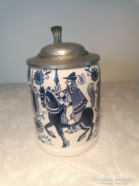 German faience beer mug with hunting painted theme, stylish hunting hat shaped tin lid