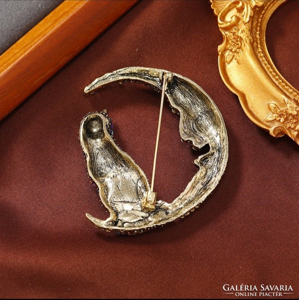 Brooch with moon and cat