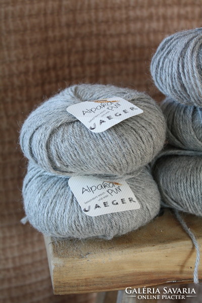 100% Alpaca yarn - new, fluffy