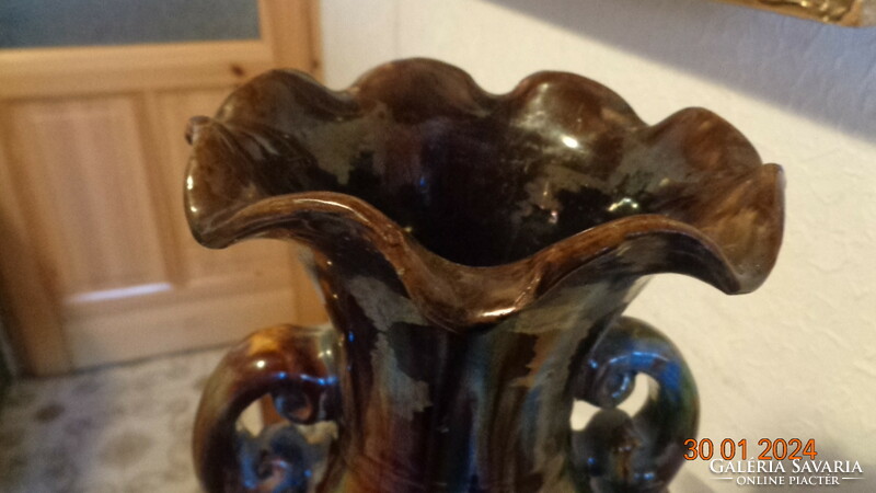 Mezőtúr, a beautiful 25 cm vase by Lojos Veress