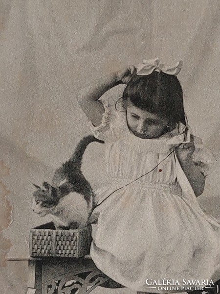 Régi képeslap kislány cicával fotó