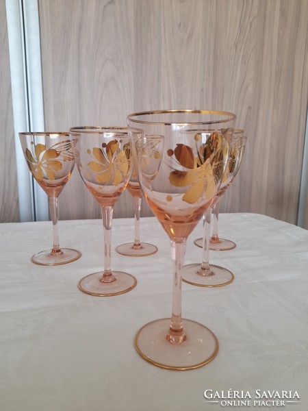 6 Pink liqueur glasses with a gilded pattern