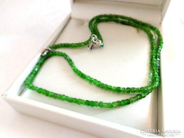 Chrome diopside 2 mm string of beads