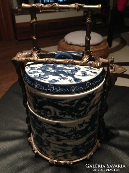 Chinese porcelain food barrel