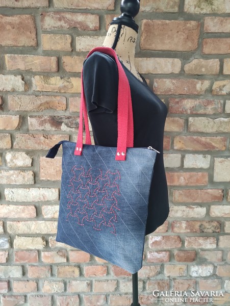 Shopper made of recycled denim