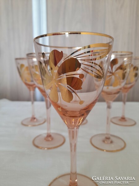 6 Pink liqueur glasses with a gilded pattern