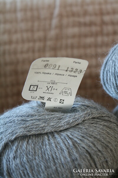100% Alpaca yarn - new, fluffy
