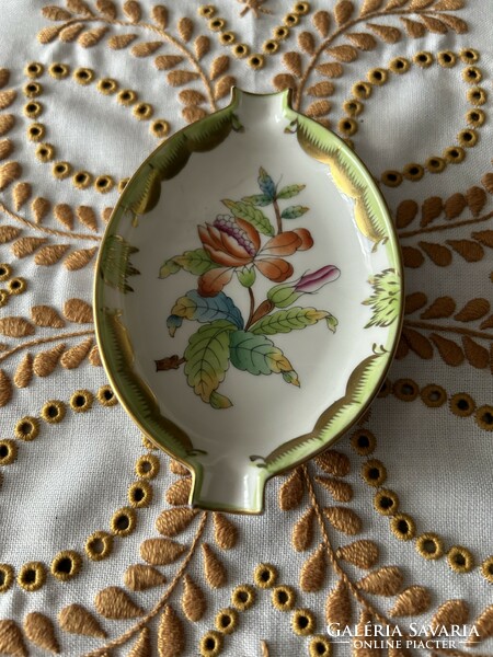 Herend porcelain ashtray (Victoria pattern)