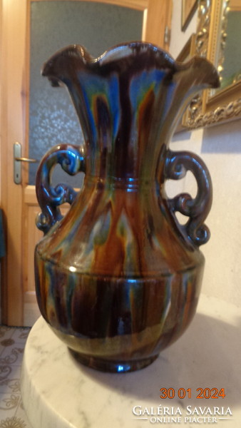 Mezőtúr, a beautiful 25 cm vase by Lojos Veress