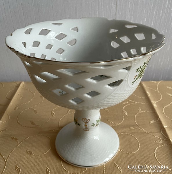 Hollóháza's Erika Gyümülc bowl