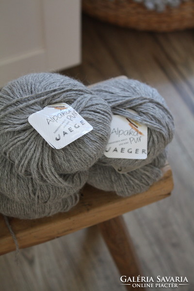 100% Alpaca yarn - new, fluffy