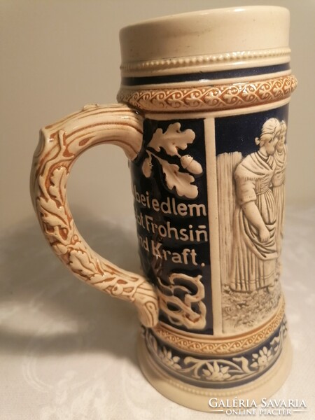 Német életkép jelenetes söröskorsó, gyönyörű antik, 1896. Jelzett! Gyűjtői darab!