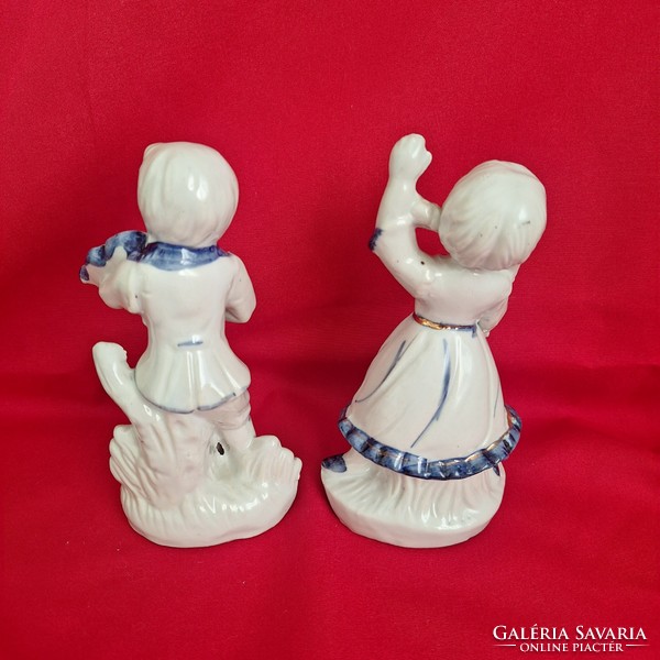 Blue and white porcelain dancing girl and violin boy