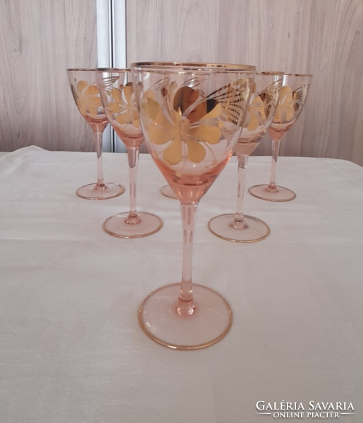 6 Pink liqueur glasses with a gilded pattern