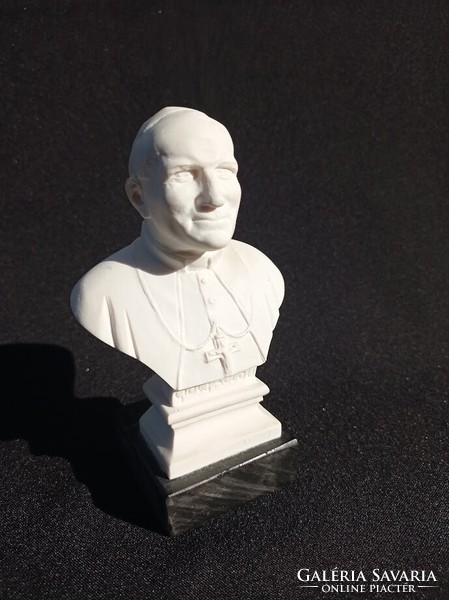 II. Alabaster bust of Pope János Pál