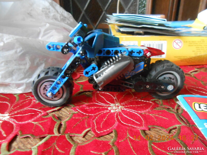 Lego Racers 8370 Nitro Stunt Bike, 2003-as kiadás