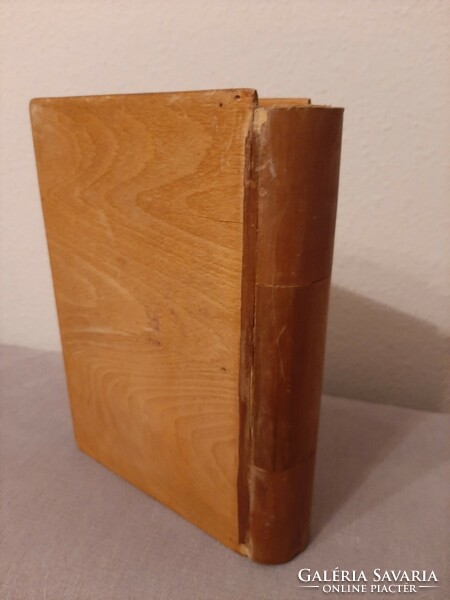 Fadoboz , könyv formájú intarziás doboz