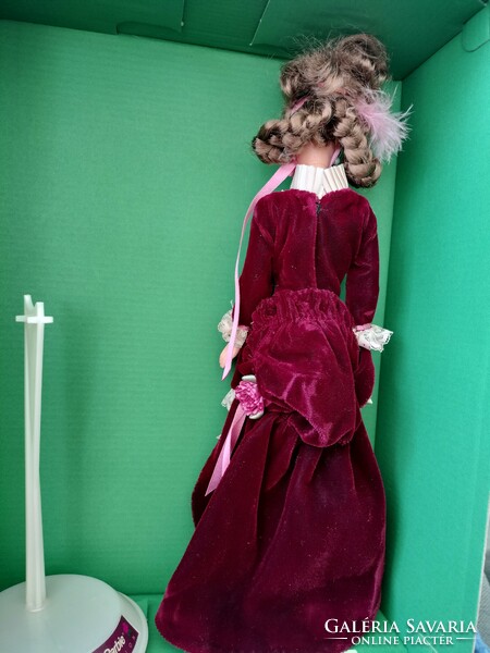 Victorian lady barbie doll collector's edition 1995.