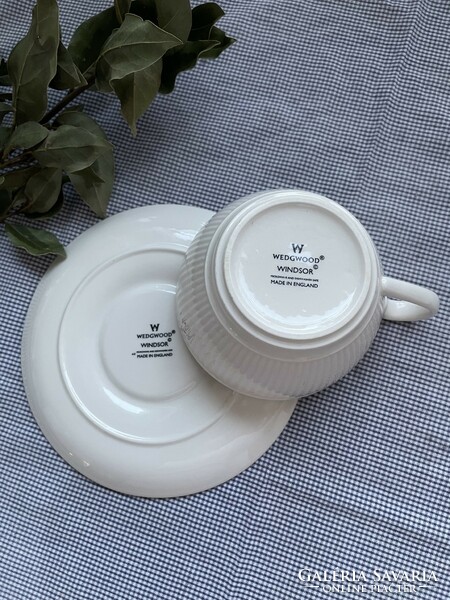 Wedgwood windsor large mug with ribbed walls, clean lines, cream color