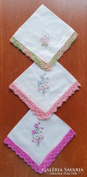 3db régi zsebkendő keszkenő hímzett horgolt csipke virág minta