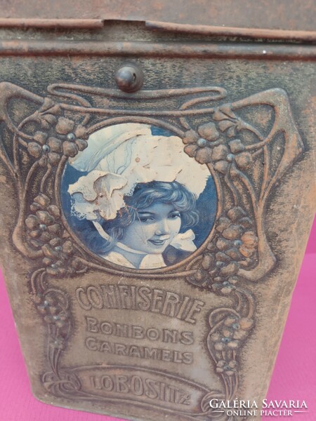 Large art nouveau tin box