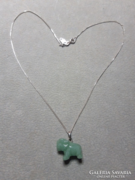 Jade dog on a silver chain - 40 cm