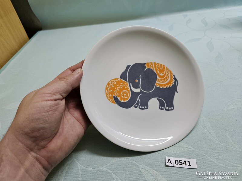 A0541 lowland elephant pattern small plate