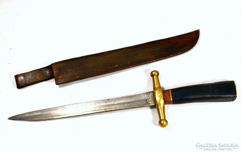 Around 1900 Antique bronze and horn hilt hunting dagger