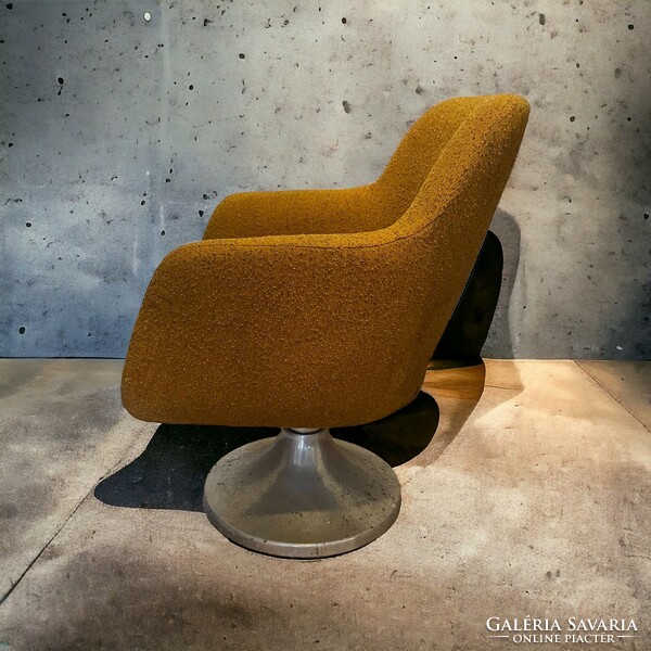 Retro, space age design armchair with funnel legs