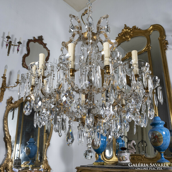 Mary Theresa style crystal chandelier