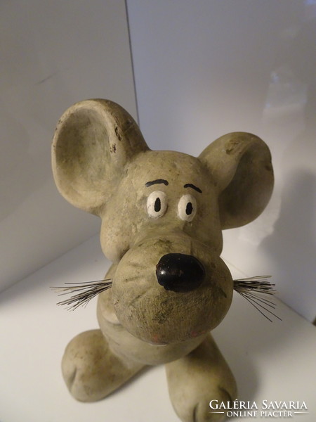 Ceramic mouse.