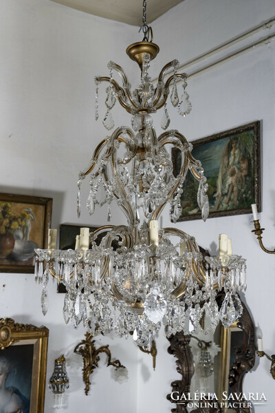 Mary Theresa style crystal chandelier