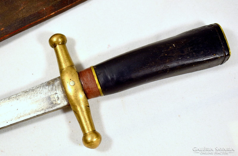 Around 1900 Antique bronze and horn hilt hunting dagger