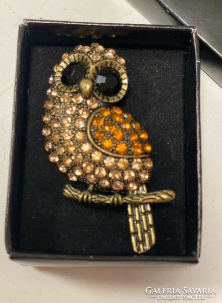 Elegant owl brooch with rhinestones, 6 cm, very decorative, nobody used it, a collection dar