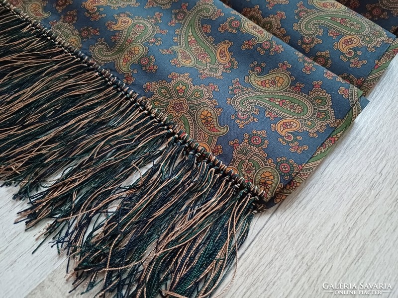 Elegant men's silk scarf