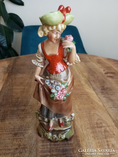 Baroque lady statue porcelain