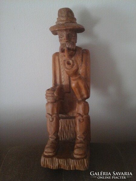 Transylvanian uncle with a pipe - wood carving, marked