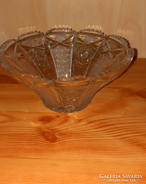Crystal glass serving bowl