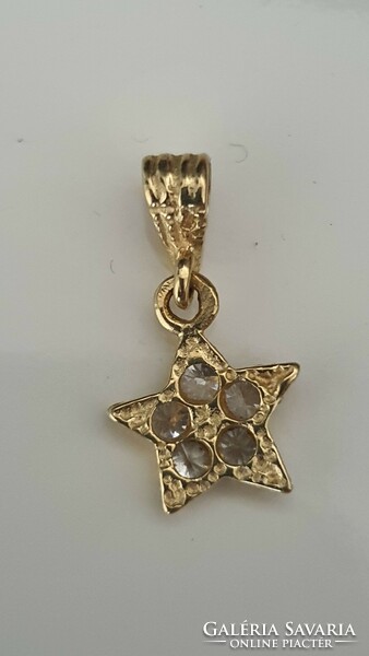 Gold (14 kt) pendant with stones