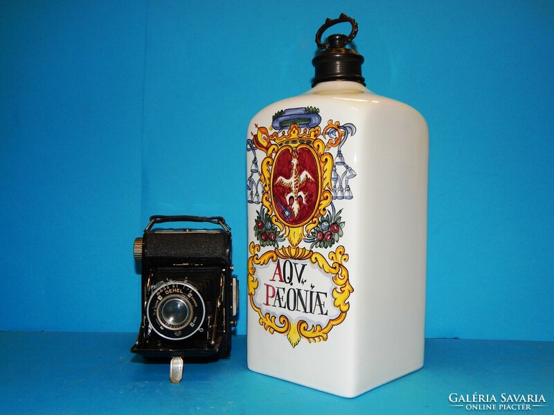 2 Liter perfect historicizing apothecary jar, with the coat of arms of Bishop István Telekessy of Eger