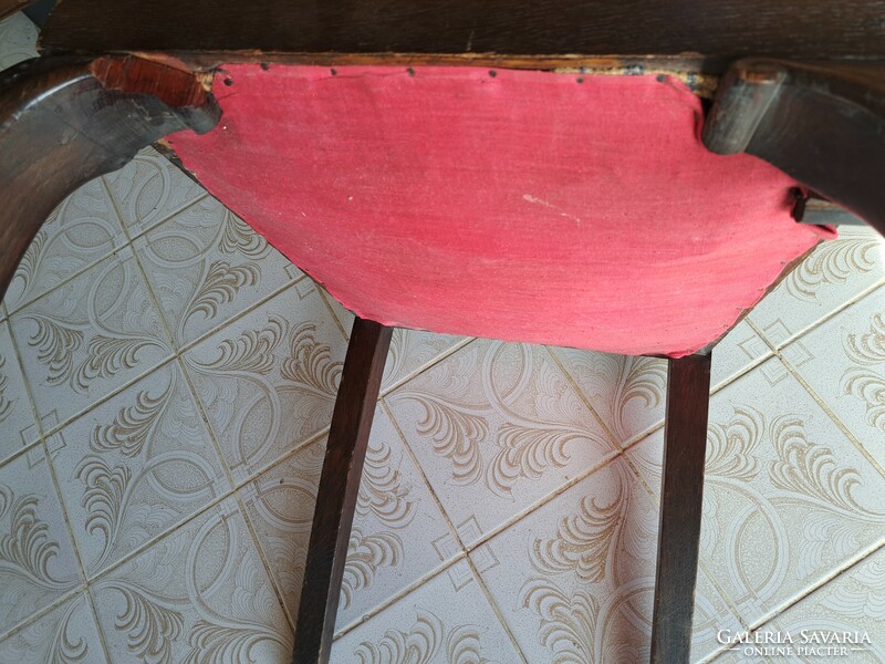 Antik faragott szék