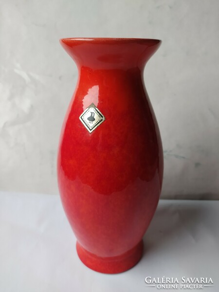 Iparművészeti retro váza, korallpiros, gyönyörű fényes mázzal, hibátlan, 26 cm