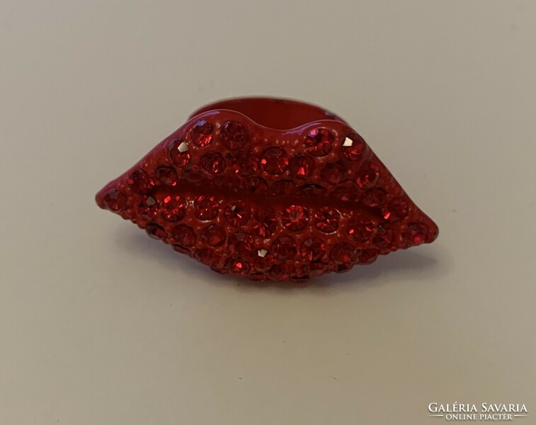 Giant Extravagant Red Mouth Lips Kiss Stone Adjustable Cocktail Ring Cocktail Ring with 3.5cm Head
