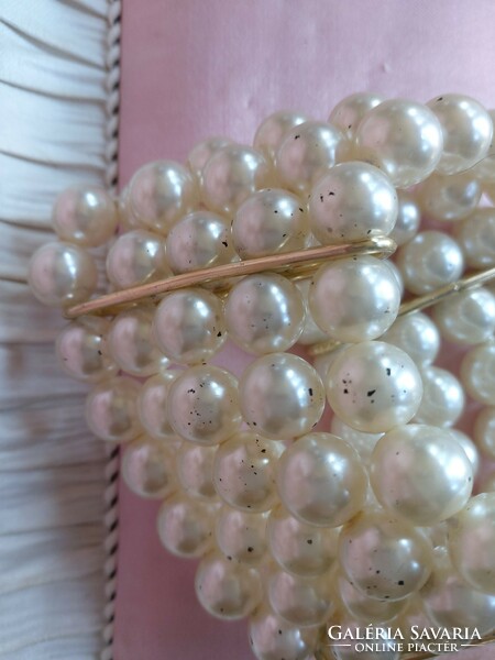 Spectacular, thick (6 cm) vintage pearl bracelet with gold-colored fittings
